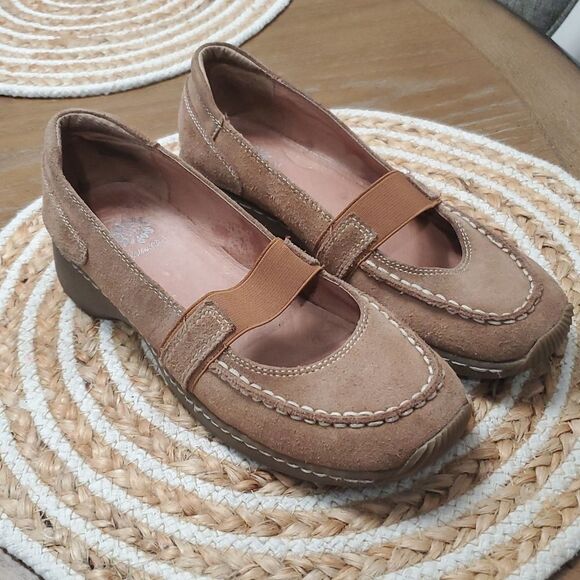 Yellow Box Apricot Leather Womans Loafers, Size 6.5 - Picture 1 of 8